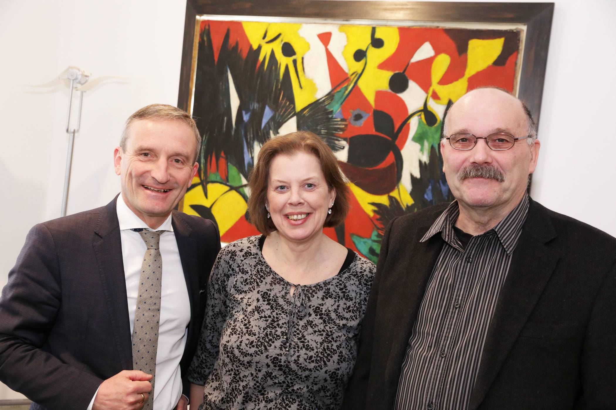  Oberbürgermeister Thomas Geisel mit Michaela Rüping, Botschafterin des Vereins Auszeit für die Seele, und dessen Gründer Reinhard Hunecke (v.l.). 