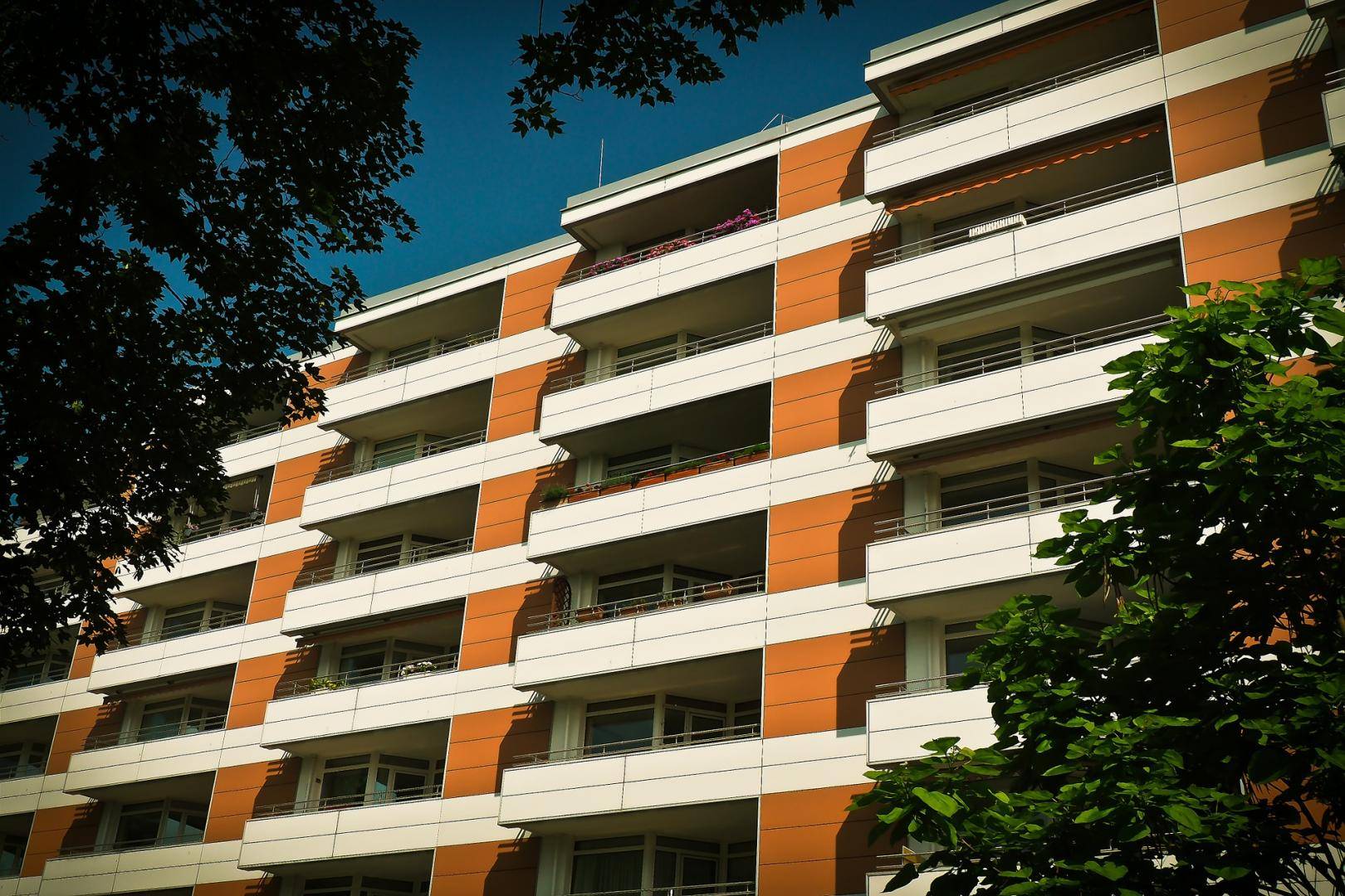  In den verschiedenen Düsseldorfer Stadtteilen gibt es Wohnraum zu teils sehr unterschiedlichen Preisen. 