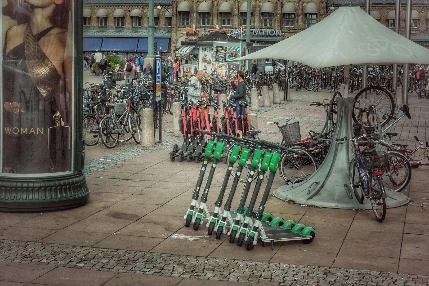 Elektroroller prägen immer stärker das Straßenbild