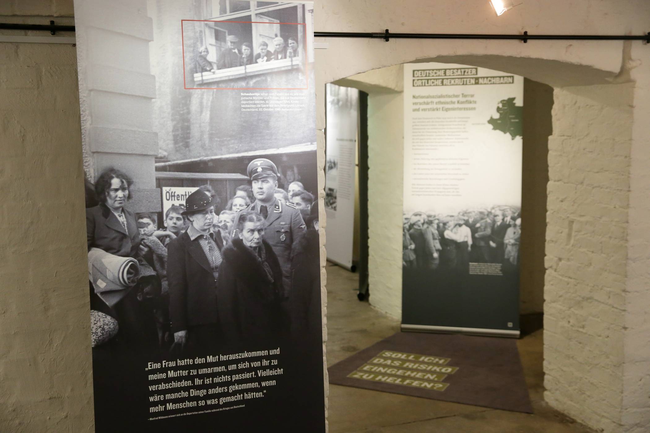  Unter dem Titel „Einige waren Nachbarn: Täterschaft, Mitläufertum und Widerstand" präsentiert die Mahn- und Gedenkstätte bis zum 21. Juni die neue Sonderausstellung. Foto: Stadt/ Ingo Lammert 