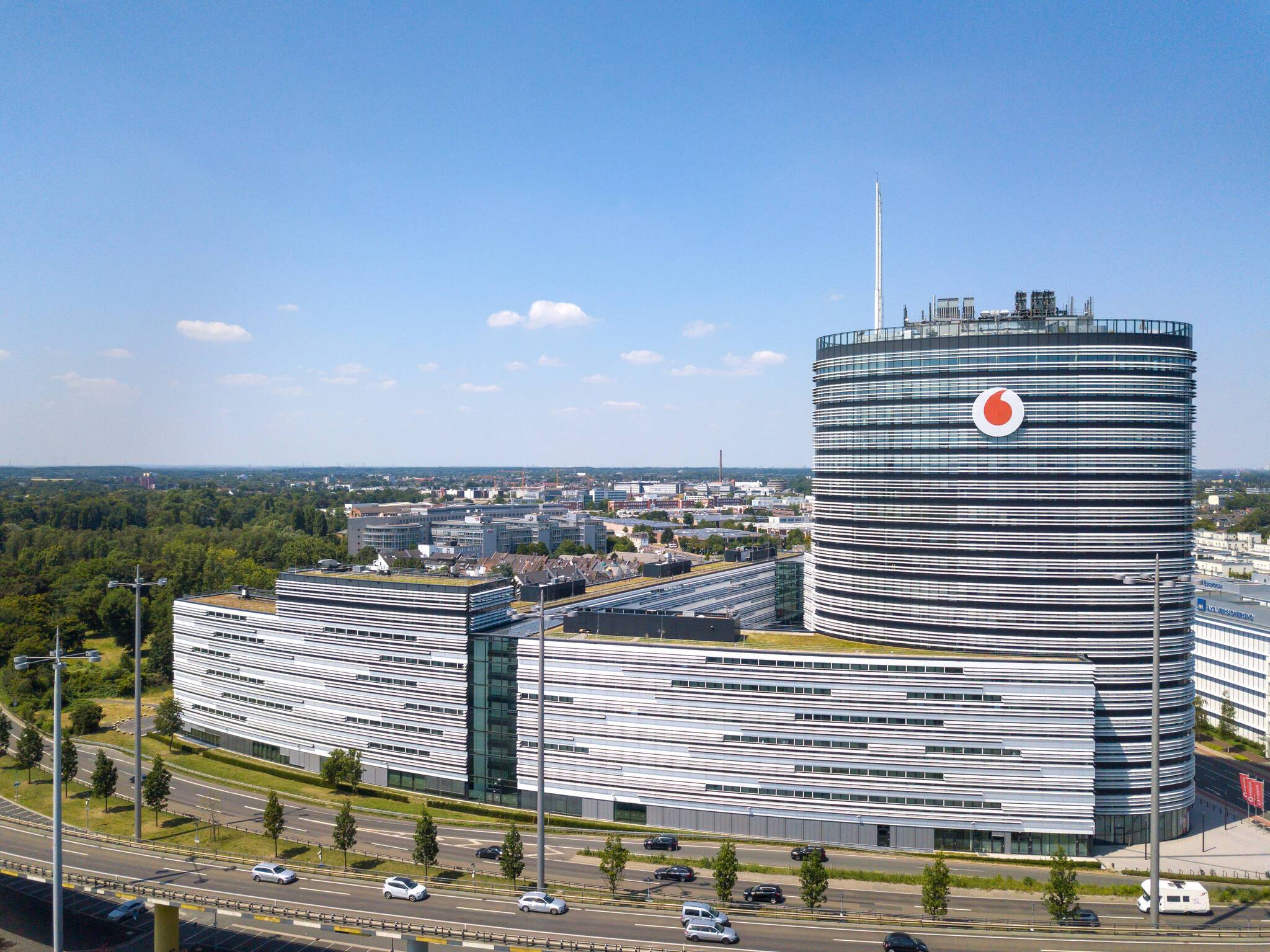  Auch der Vodafone-Campus am Ferdinand-Braun-Platz könnte von einer möglichen Evakuierung betroffen sein. 
