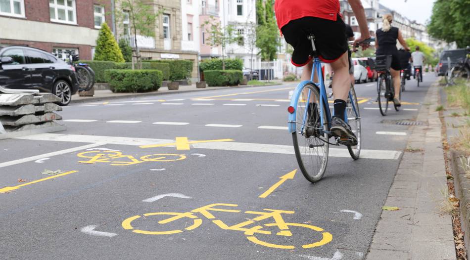 Die Gerade Neue Eingerichtete Radspur Zwischen Oberkasseler Brucke Und Messe Soll Nachgebessert Werden