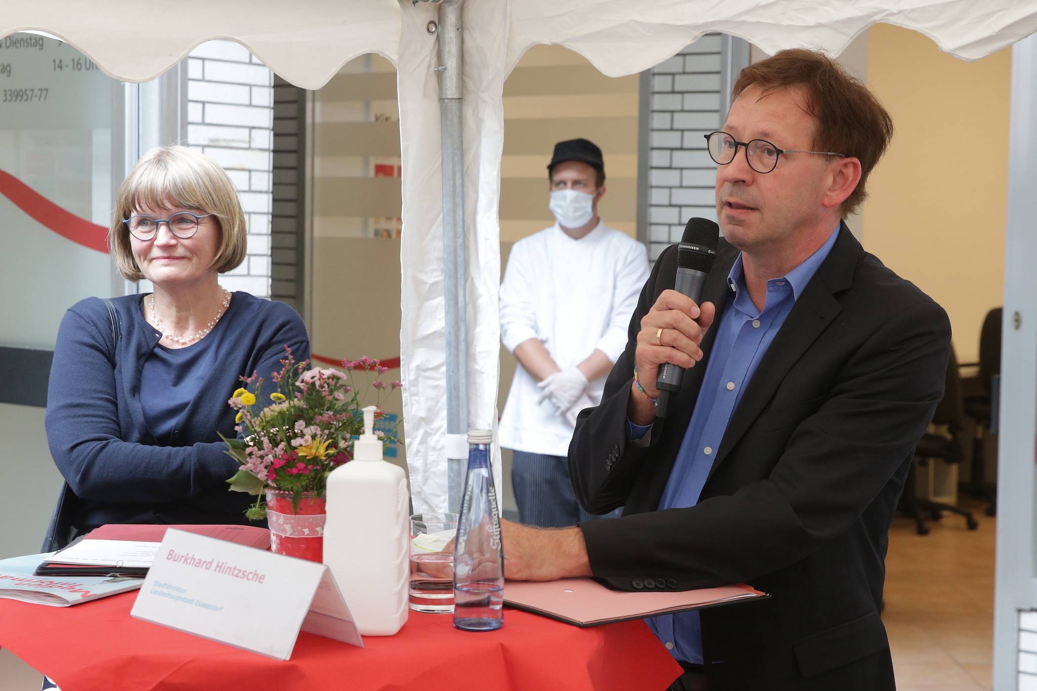  Vorstellung von Projekten gegen Langzeitarbeitslosigkeit im Rahmen eines Medientermins und Eröffnung des i-Punkt Arbeit in Garath mit Bürgermeisterin Klaudia Zepuntke und Stadtdirektor Burkhard Hintzsche. 