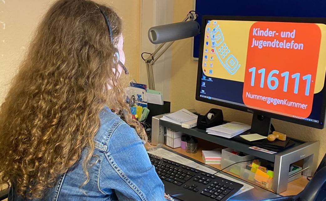  Für das Beratungsangebot „Nummer gegen Kummer“ werden jugendliche Ehrenamtliche ausgebildet. Foto: Kinderschutzbund Düsseldorf 