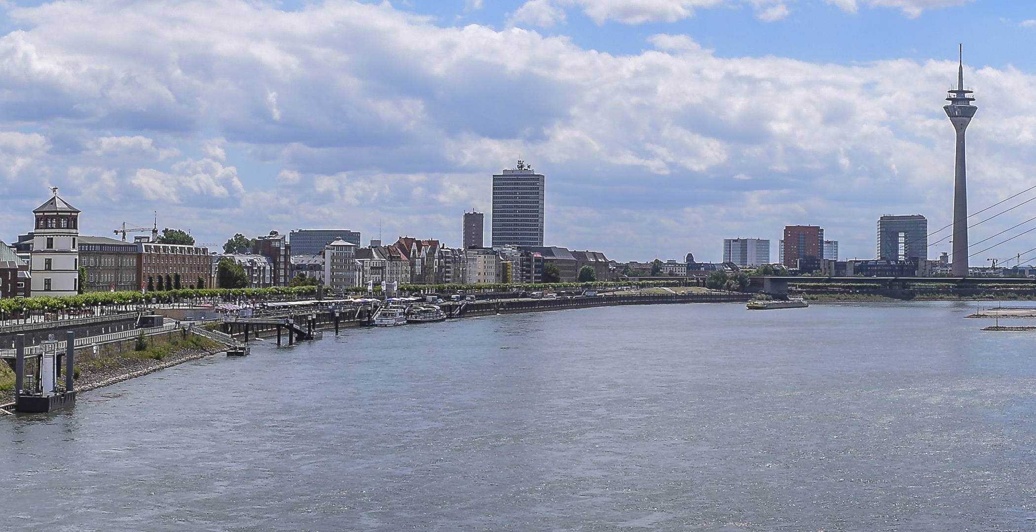 Die Skyline von Düsseldorf.